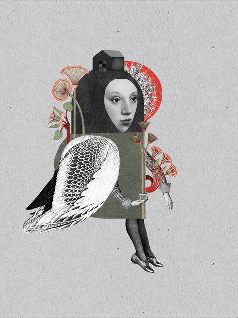 Vuelvo 1, collage digital de CASACOLLAGE, 30 × 40 cm. Figura con una gran ala, plantas rojas y una pequeña casa sobre la cabeza.